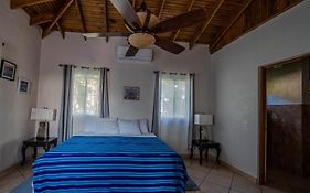 Seaside Inn Roatan